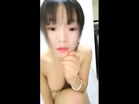 Cute chinese girl masturbation