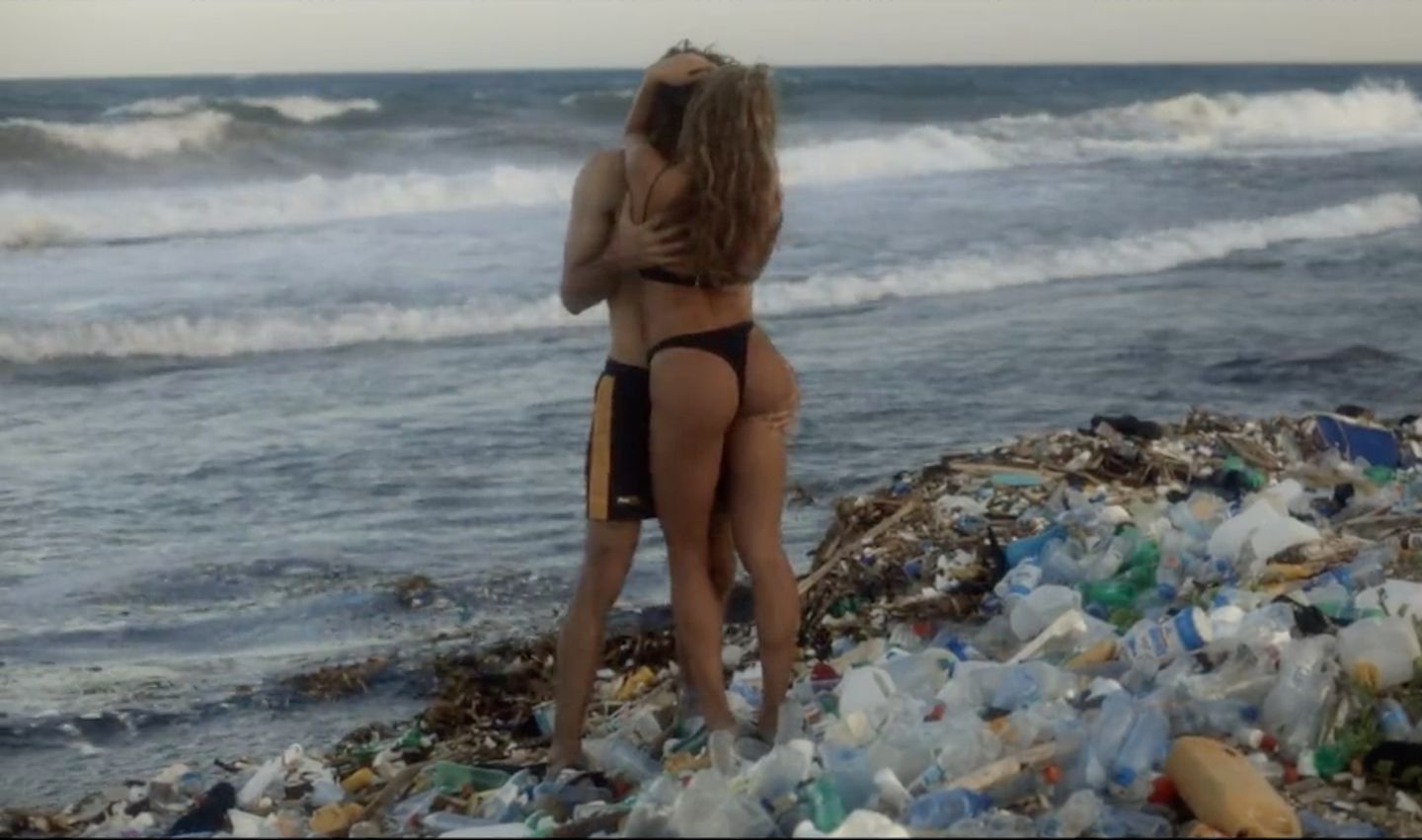 girl masturbating the beach