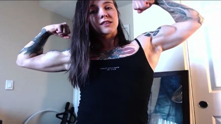 Moonstone reccomend fitness babe flexing sexy biceps