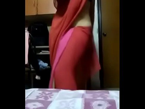 Desi tamil aunty striping saree and shows her body.