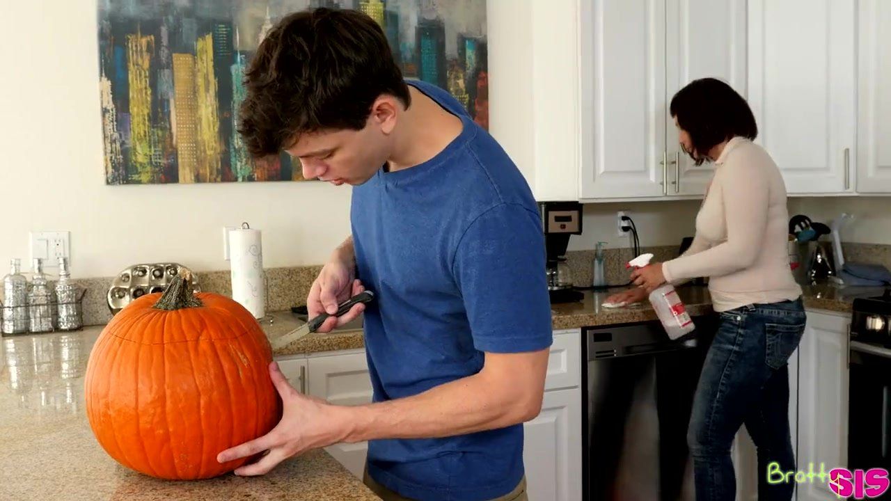 Halloween pumpkin surprise girlfriend dryhumping karenkevin
