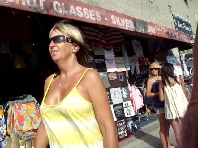 Youtuber getting flashed street blonde