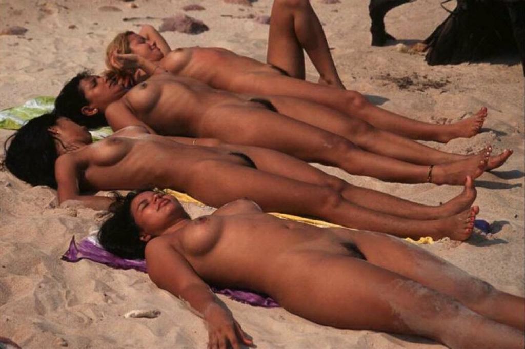 Tesla reccomend Brazilian chichs nude at beac