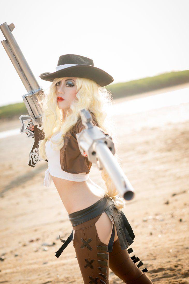 Cowgirl cosplay