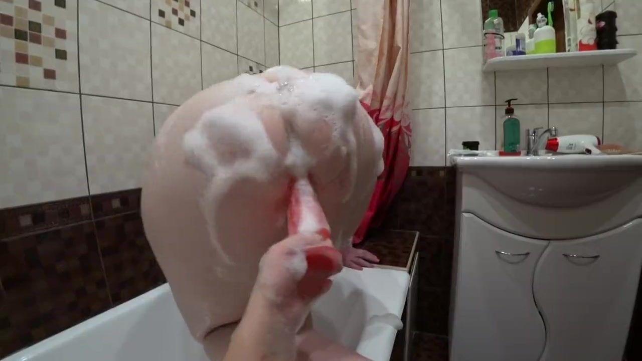 Star reccomend bathroom playing with pussy