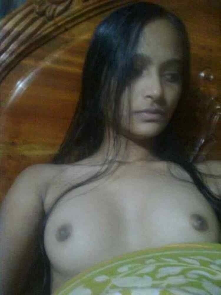Desi village girls showing boobs pussy