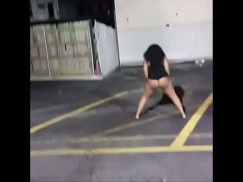 Chubby twerking suck dick and pissing