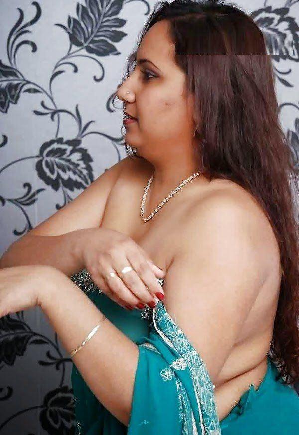 Sexy dark skin nude mature indian aunties