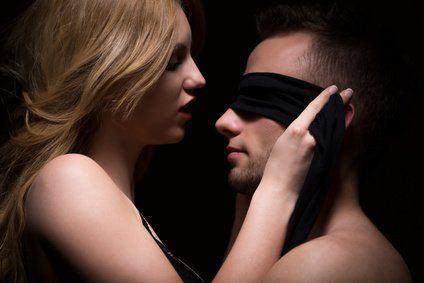 Blindfold couple