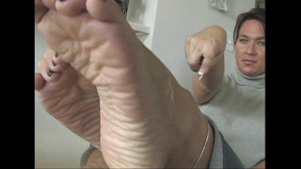 Feet wrinkles