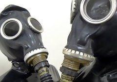 Basket reccomend latex gas mask